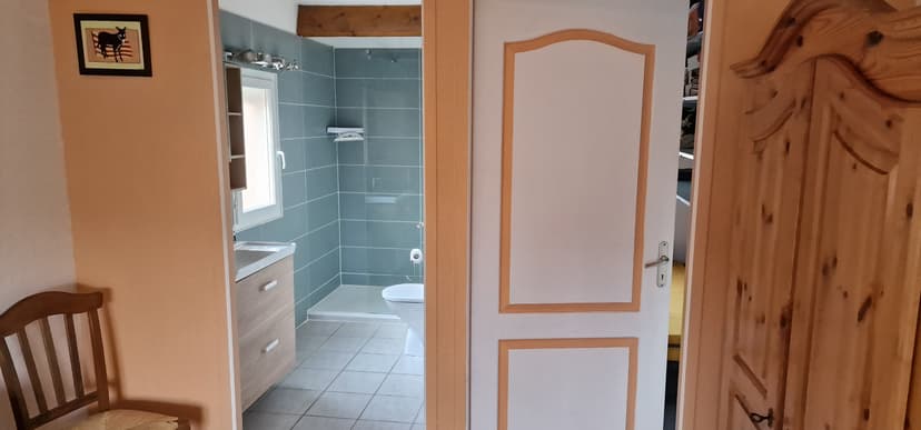 Une chambre métamorphosée entre élégance et fonctionnalité - Image avant 2
