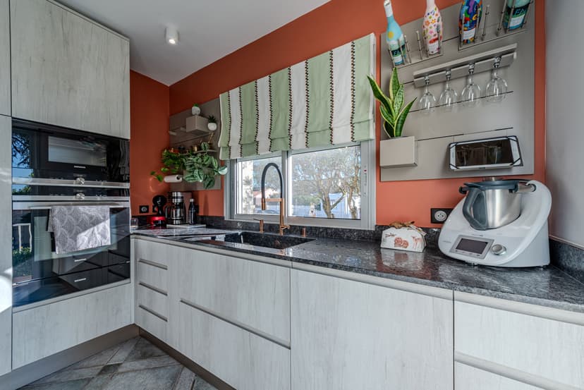 Transformation d’un intérieur ancien en espace moderne et lumineux - Image après 14