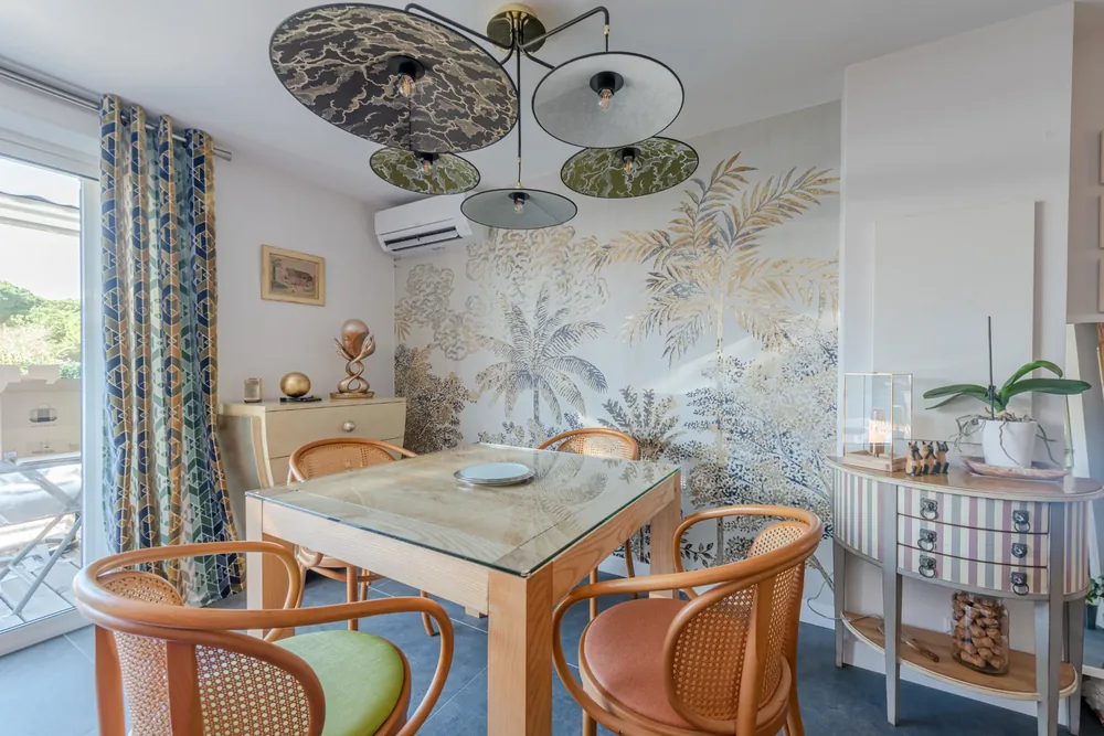 Salle à manger du projet de Torreilles réalisée par AM Home Décoration