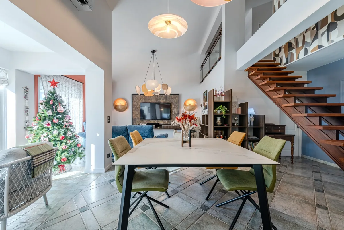 Pièce de vie réaménagée par AM Home Décoration à Bages